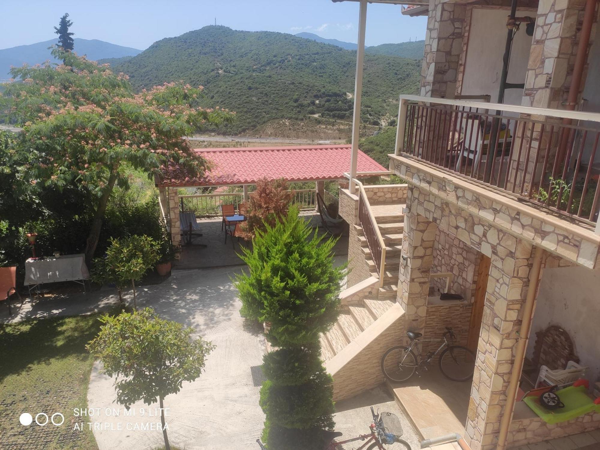 Guesthouse Zografia Vrasná Dış mekan fotoğraf