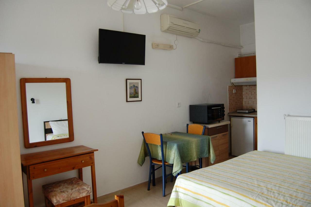 Guesthouse Zografia Vrasná Dış mekan fotoğraf