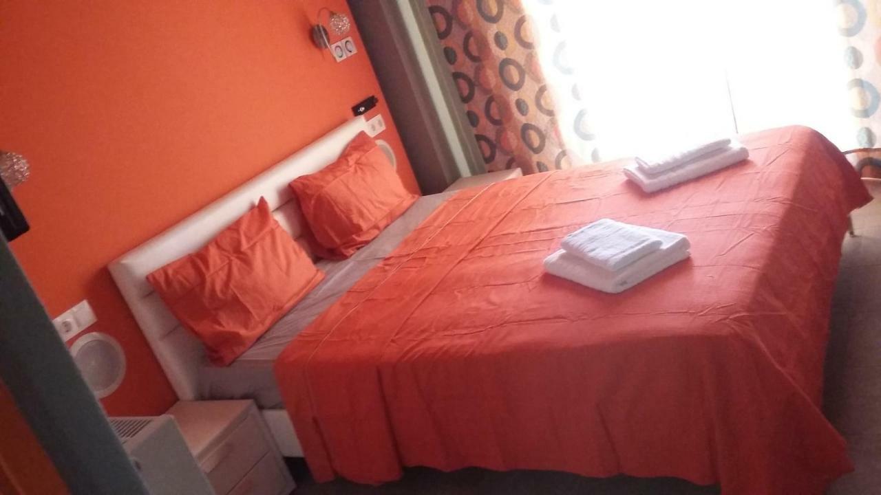 Guesthouse Zografia Vrasná Dış mekan fotoğraf