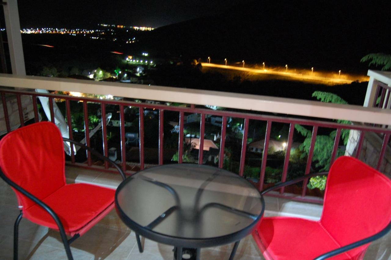 Guesthouse Zografia Vrasná Dış mekan fotoğraf