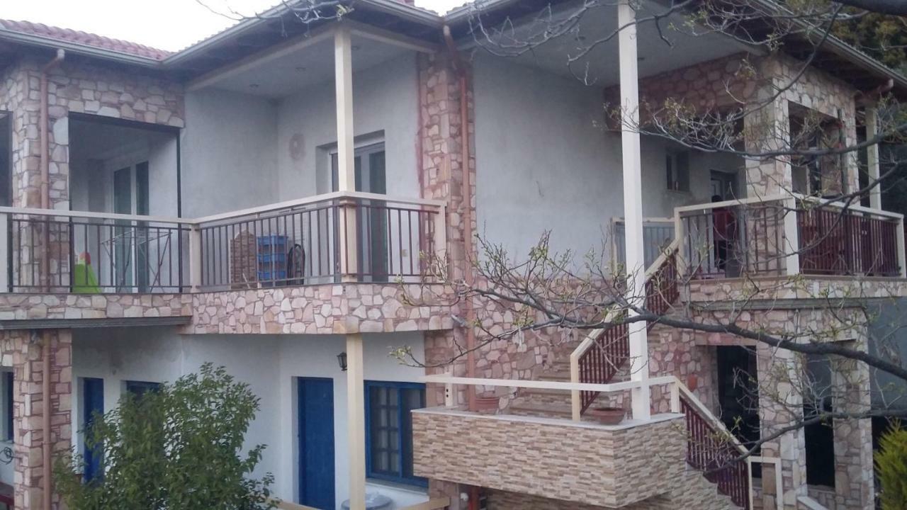 Guesthouse Zografia Vrasná Dış mekan fotoğraf